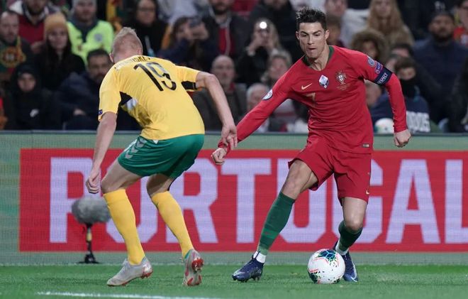 波兰队不敌爱尔兰，晋级形势变得岌岌可危的简单介绍