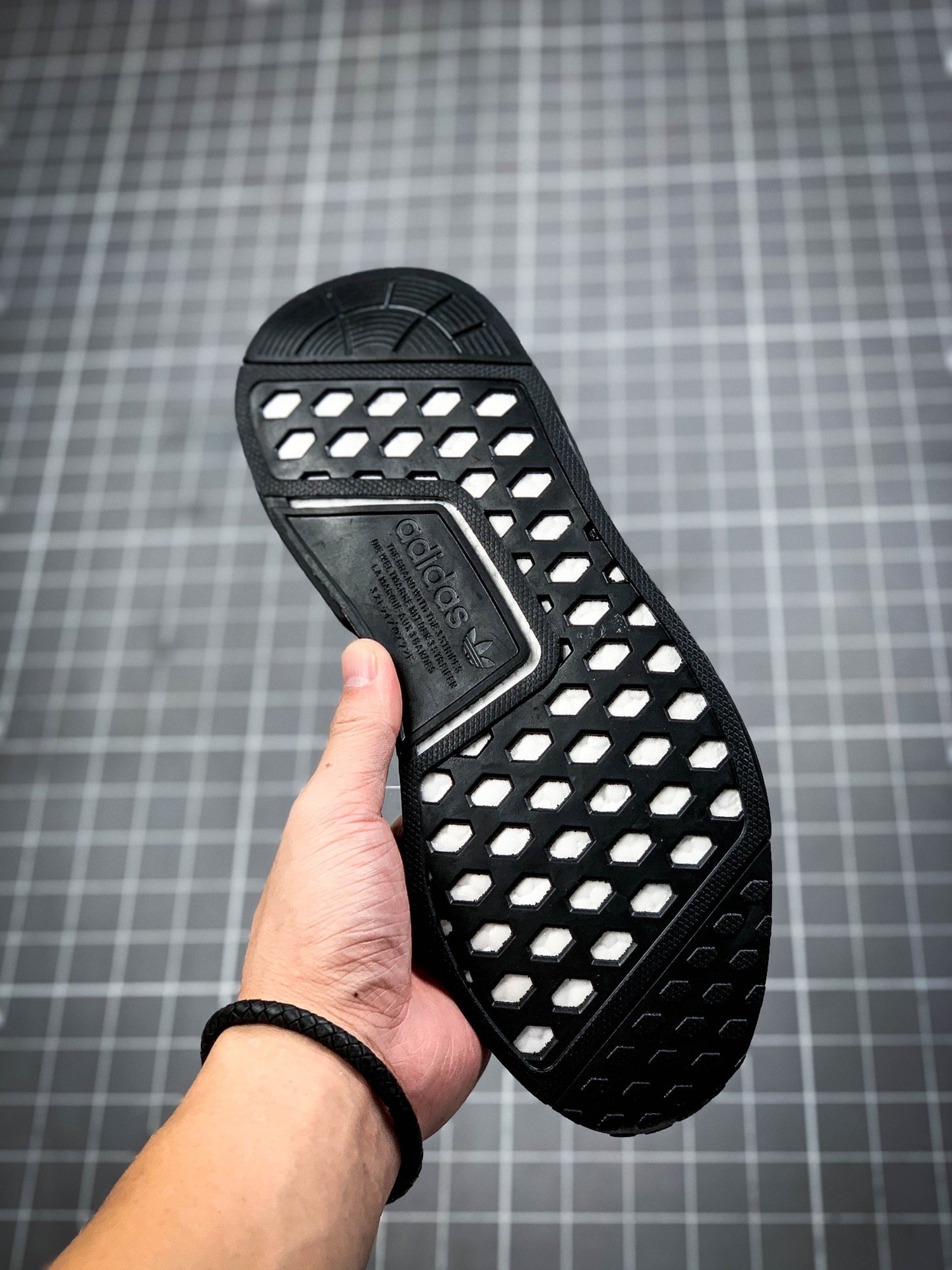 B体育体育平台-关于阿迪达斯拍某控描述，花&amp;雅食升火裤袜袜的信息