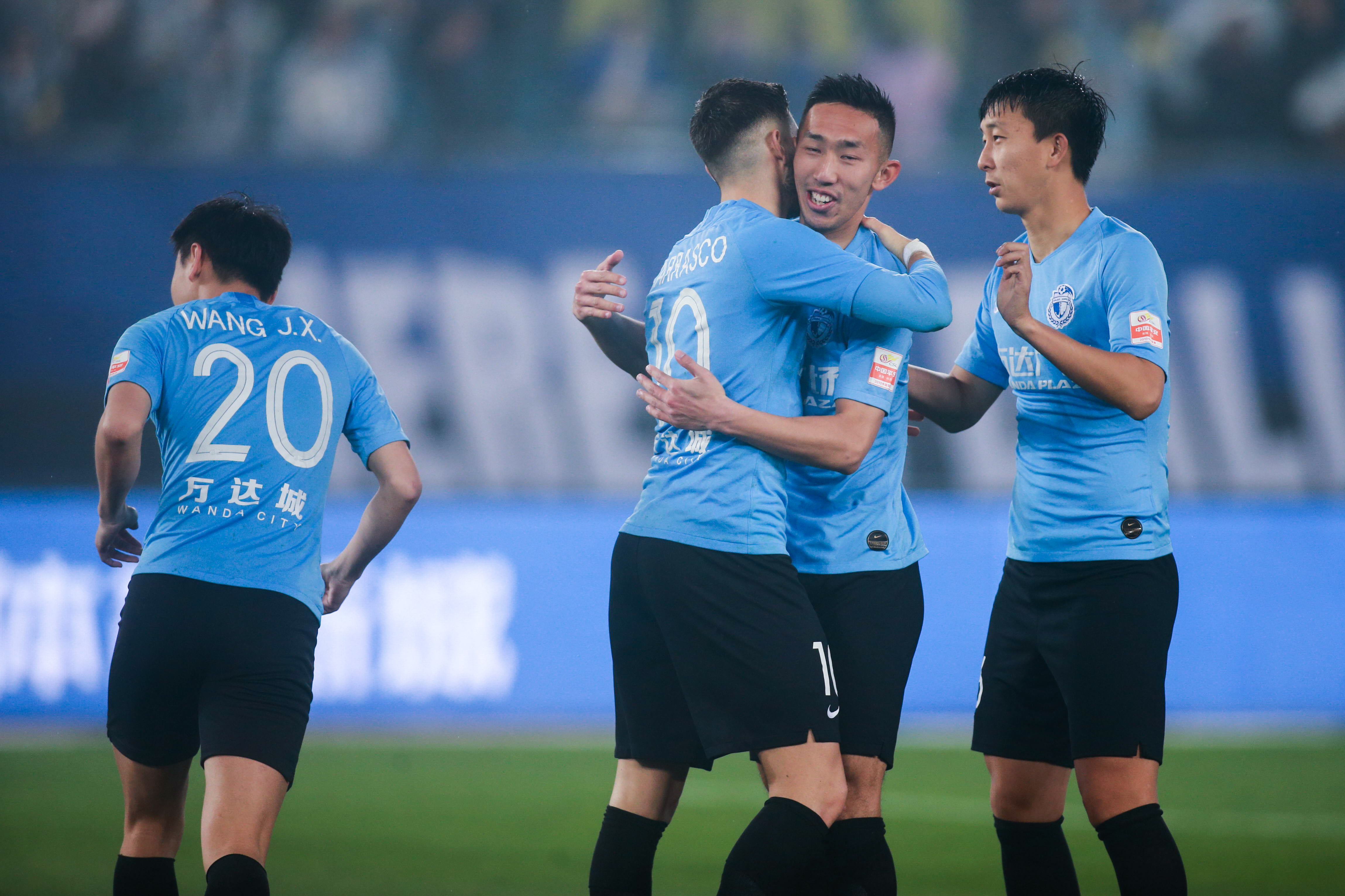 包含大连一方主场击败天津天海，实现反弹的词条