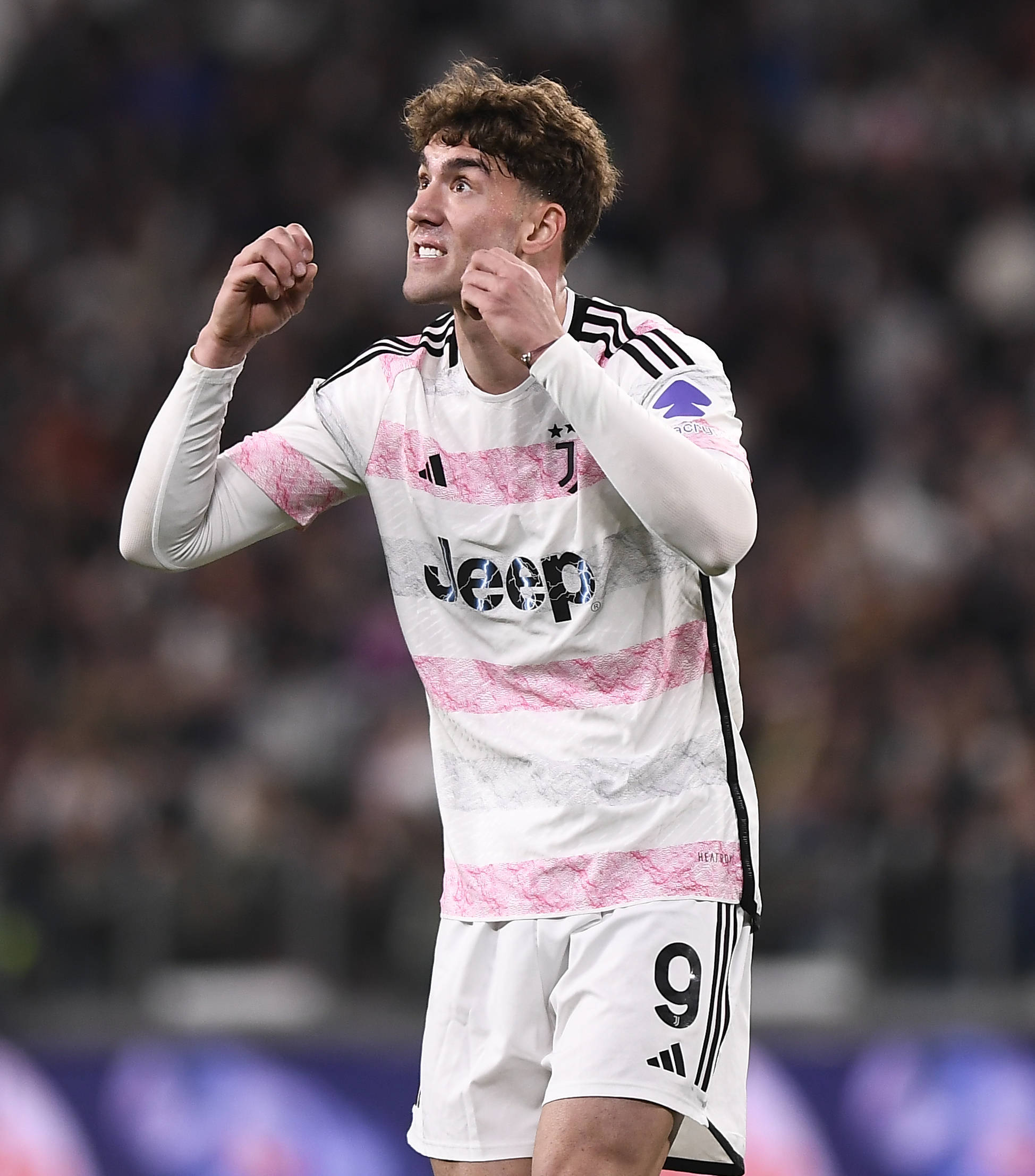 尤文图斯客场取胜,挽救晋级希望的简单介绍 尤文图斯客场取胜,挽救晋级希望的简单介绍