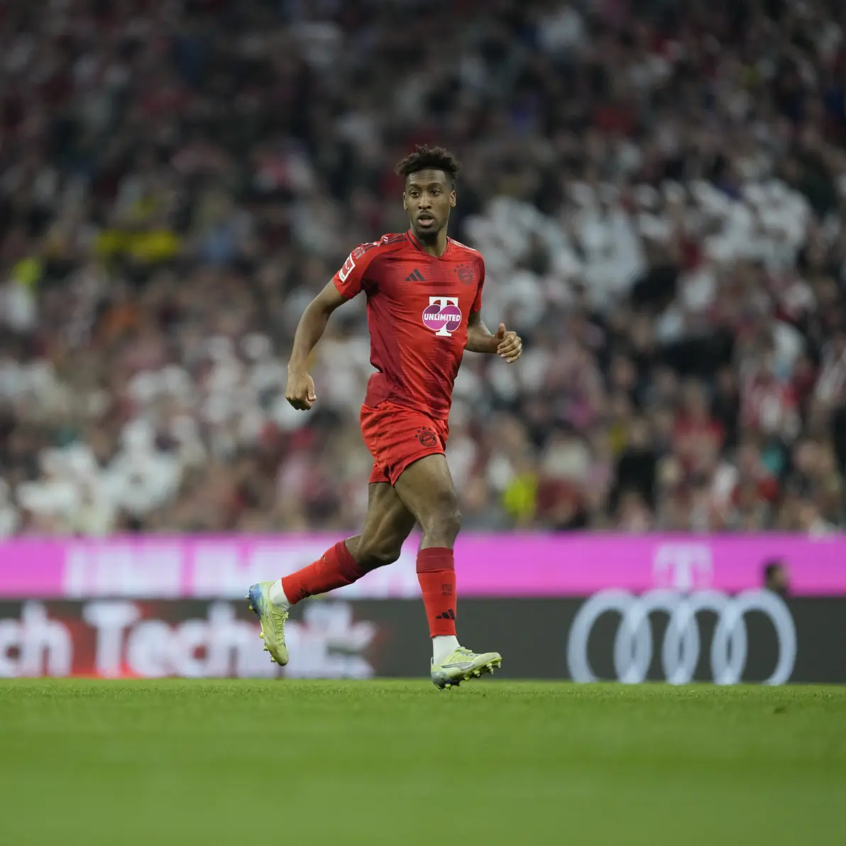 拜仁大胜多特蒙德,继续保持榜首位置 拜仁大胜多特蒙德,继续保持榜首位置