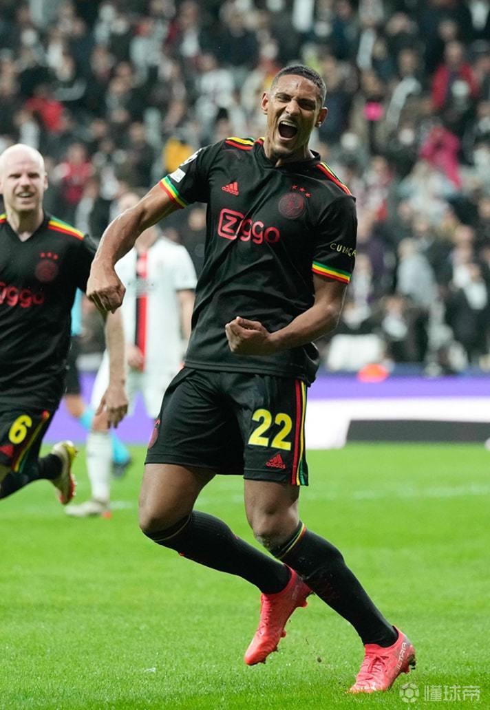 关于阿贾克斯前锋神勇进攻战胜欧冠曝出的信息 关于阿贾克斯前锋神勇进攻战胜欧冠曝出的信息