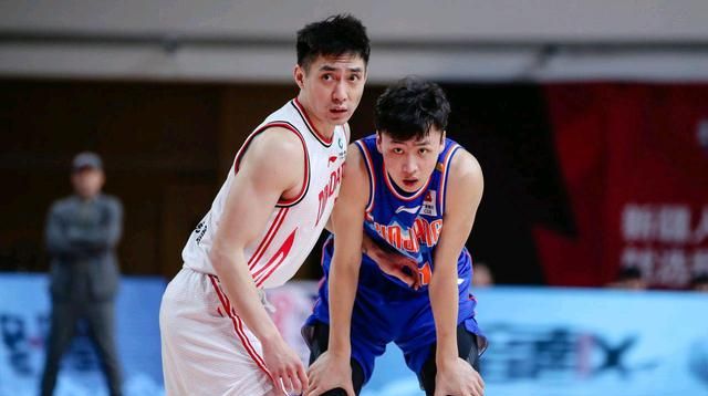 惊险对决:新疆迎战山西,双方拼尽全力的简单介绍 惊险对决:新疆迎战山西,双方拼尽全力的简单介绍