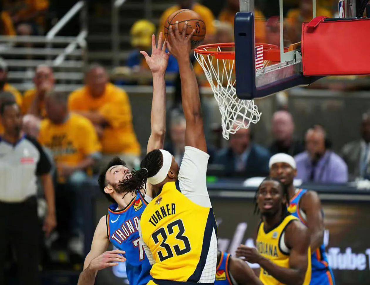 防守稳固助球队成功逆转获胜