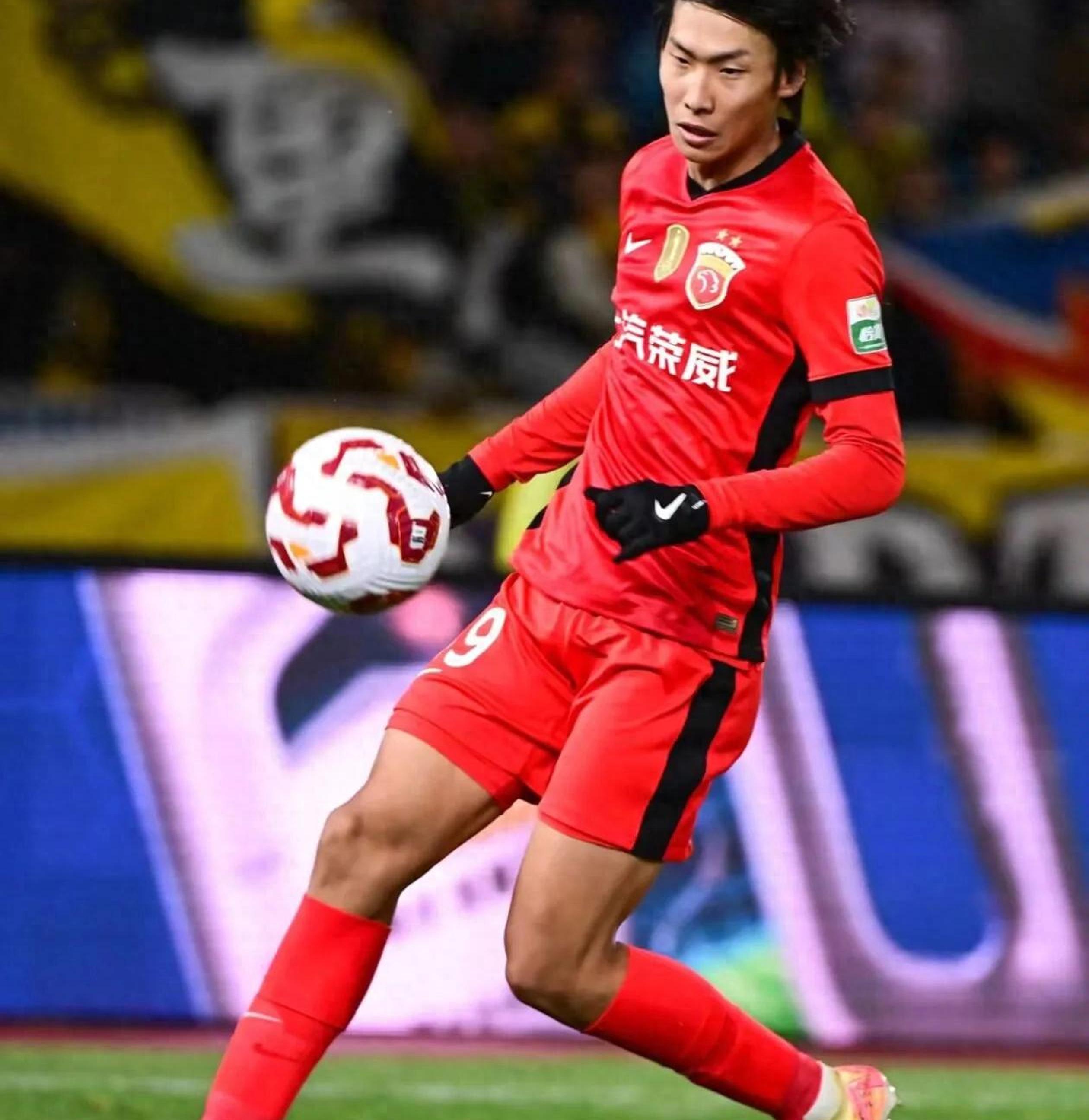 B体育体育注册-关于国脚亮相中超赛场，表现抢眼，备受瞩目的信息