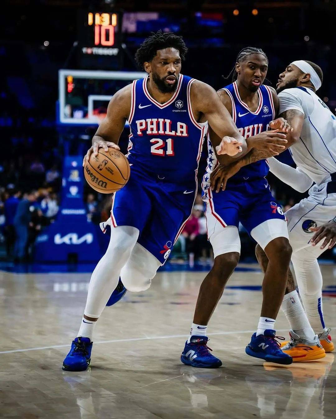 猛龙队力压76人继续领跑 猛龙队力压76人继续领跑