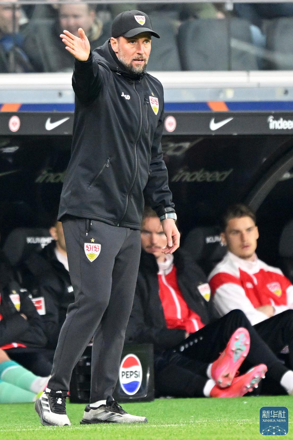 斯图加特球队士气高涨，迎战强敌的简单介绍